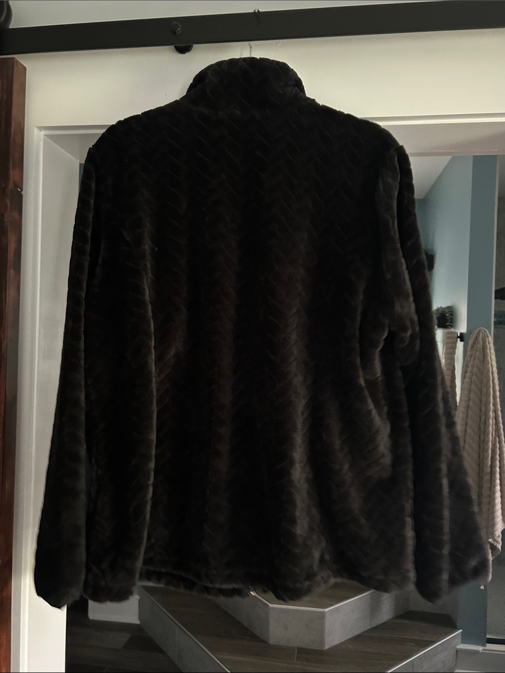 Free Country Black Chevron Faux Fur Zip Jacket - Picture 3 of 3